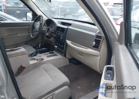 2008 Jeep Liberty Sport из США, поврежденный, VIN 1J8GN28K68W132134